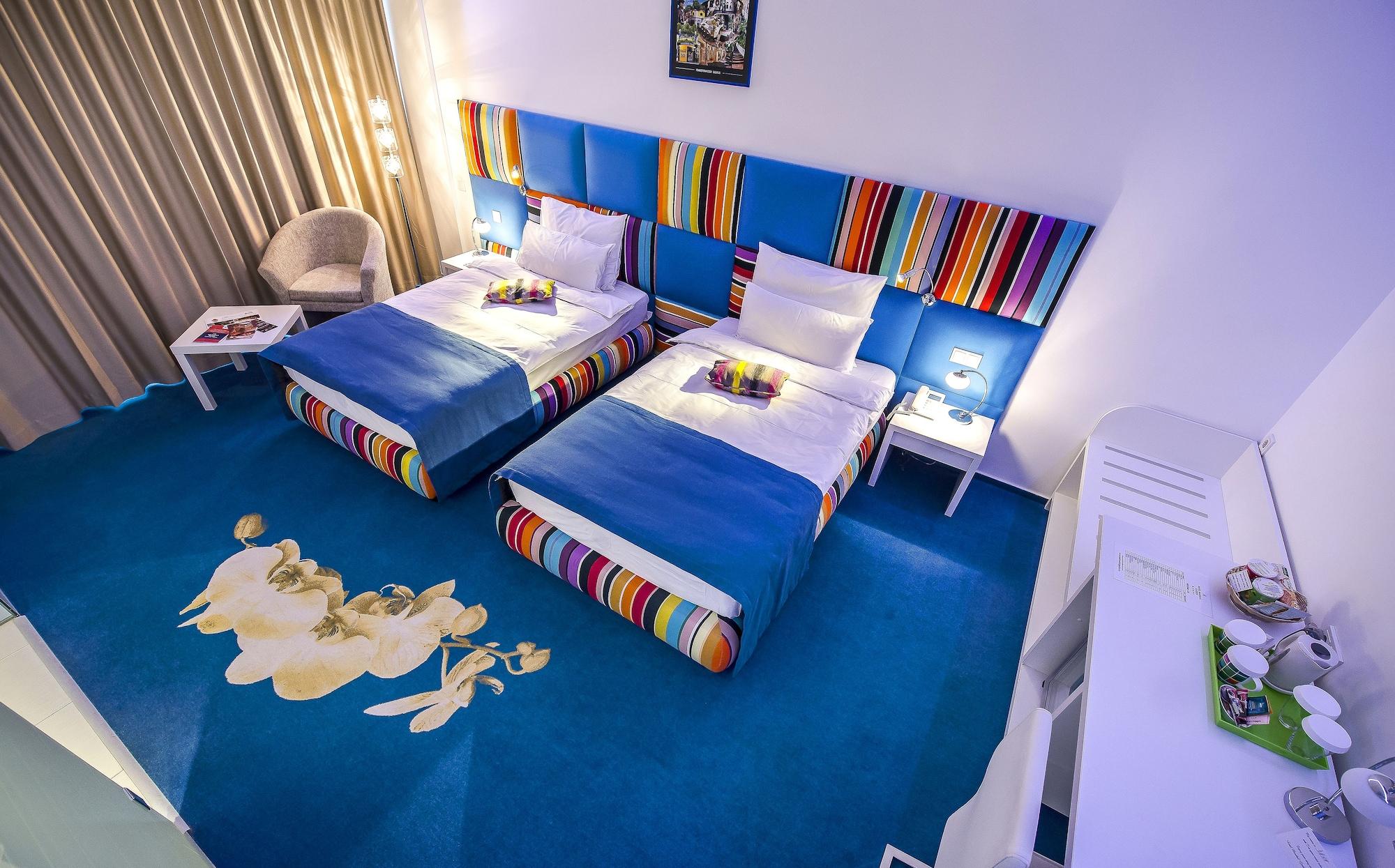 Marshal Garden Hotel Bucareste Exterior foto Family room