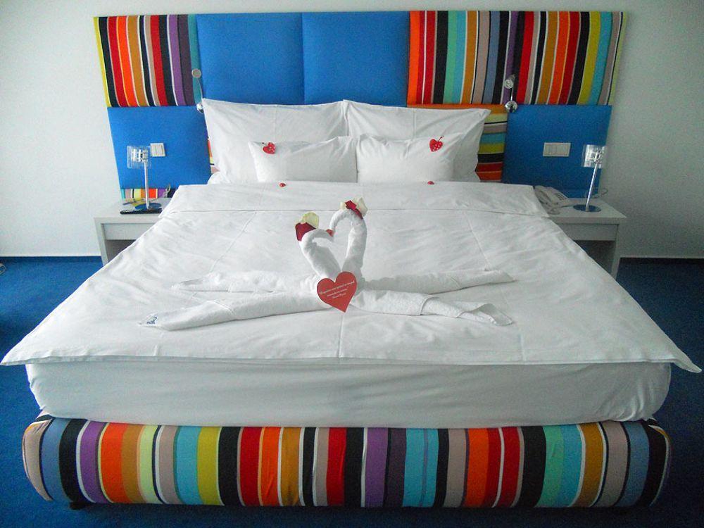 Marshal Garden Hotel Bucareste Exterior foto A bed