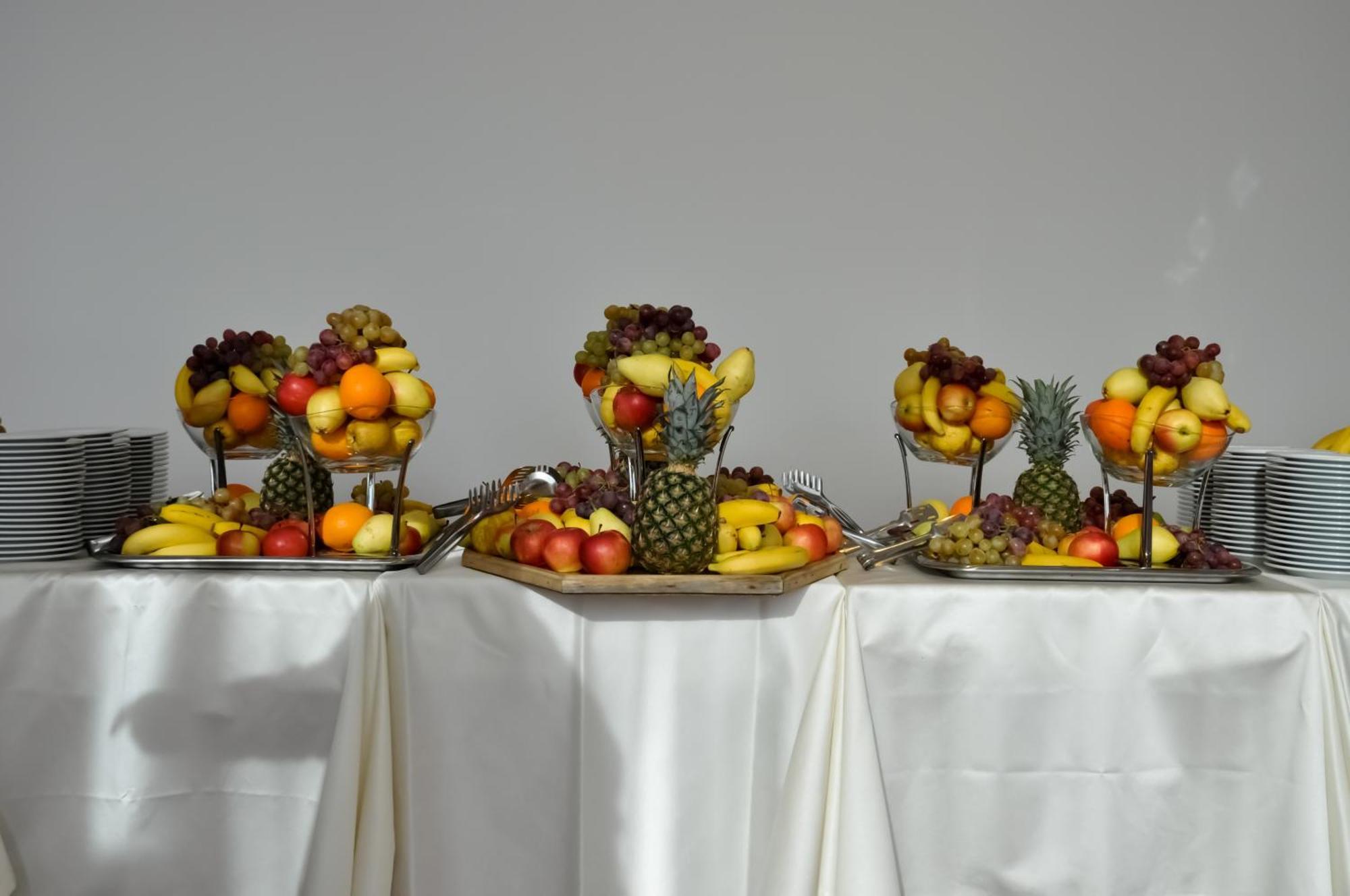 Marshal Garden Hotel Bucareste Exterior foto Fruit salad