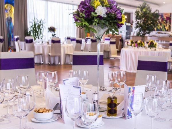 Marshal Garden Hotel Bucareste Exterior foto A table set for a wedding reception