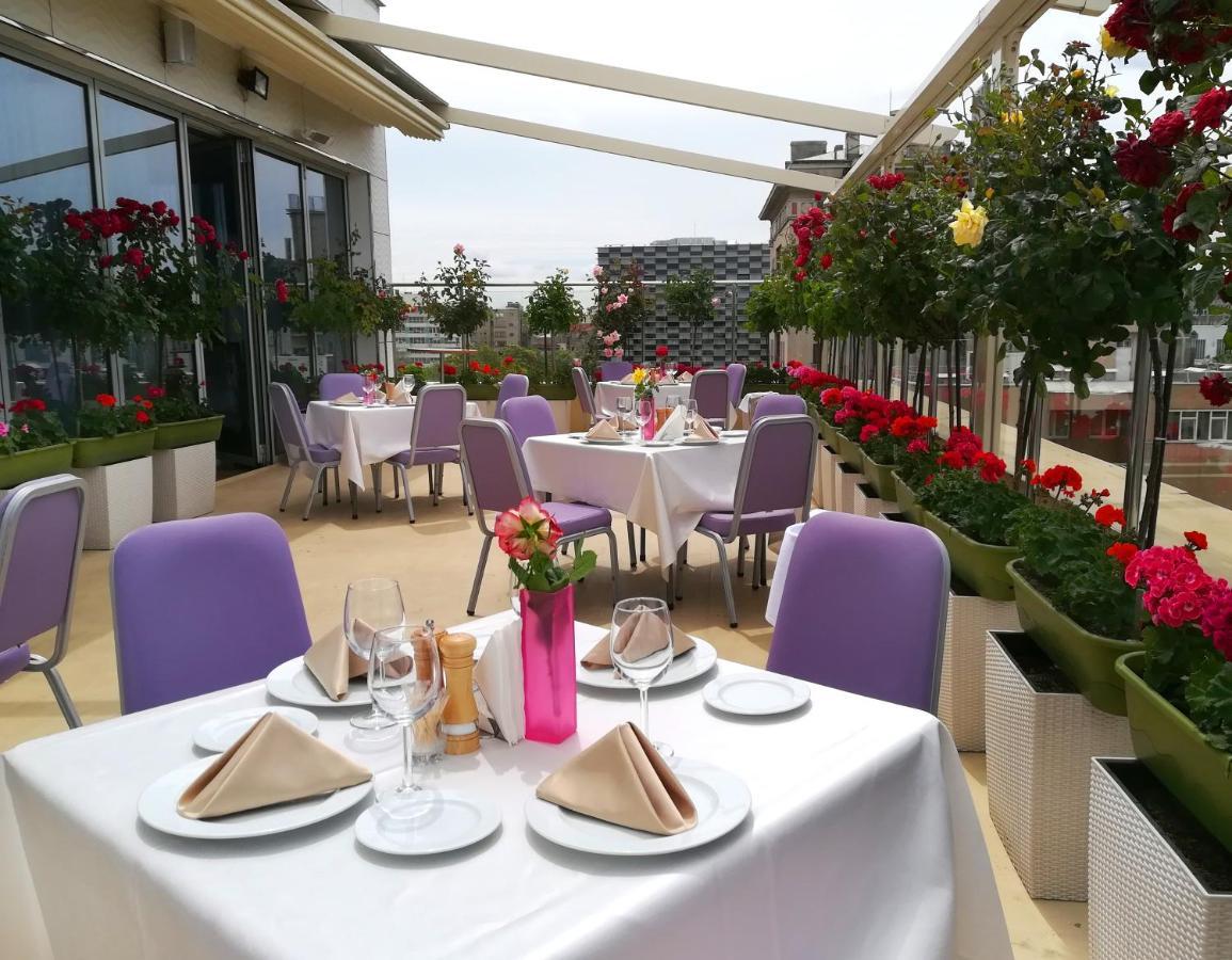 Marshal Garden Hotel Bucareste Exterior foto The Terrace at the InterContinental London