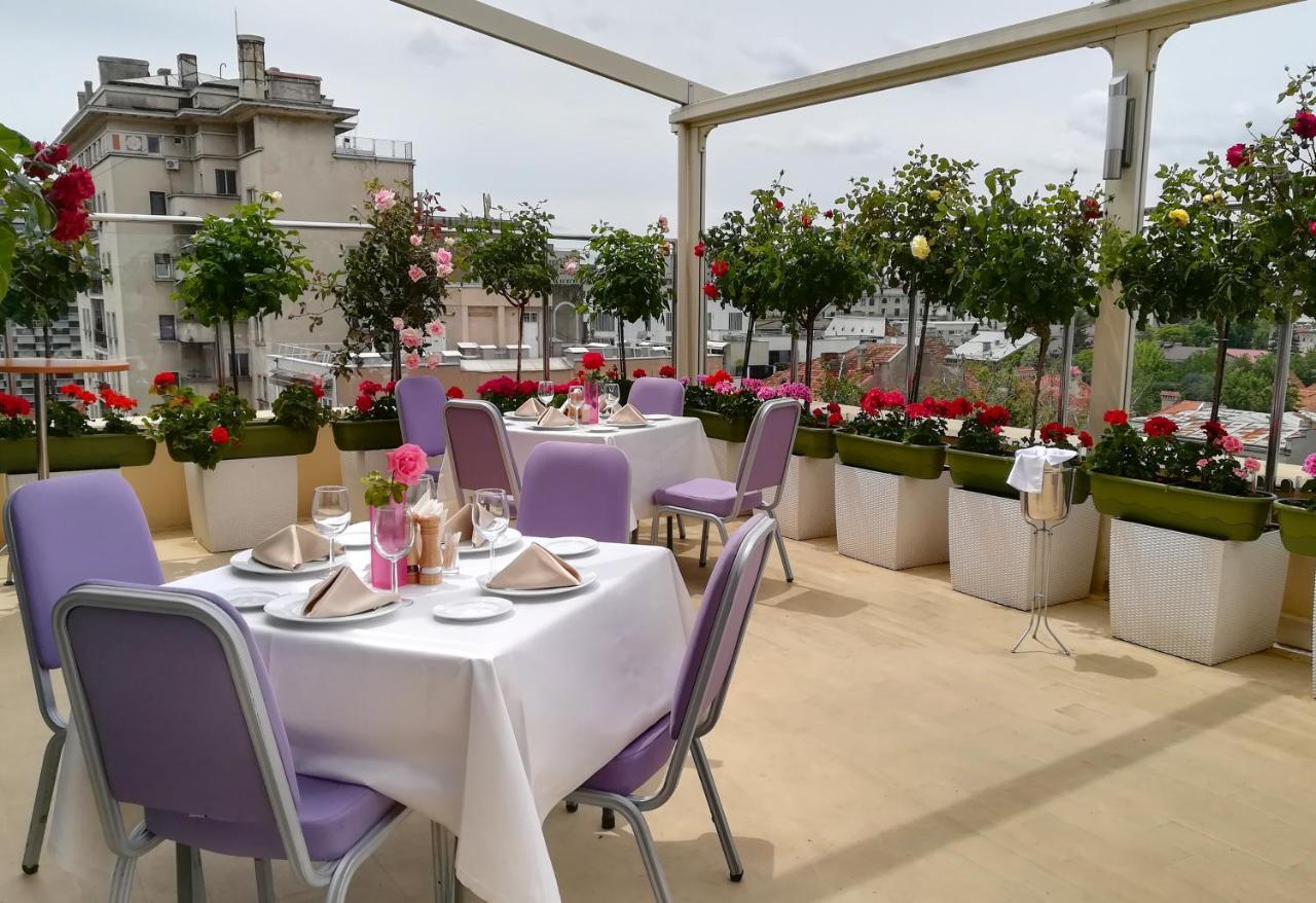 Marshal Garden Hotel Bucareste Exterior foto The rooftop terrace