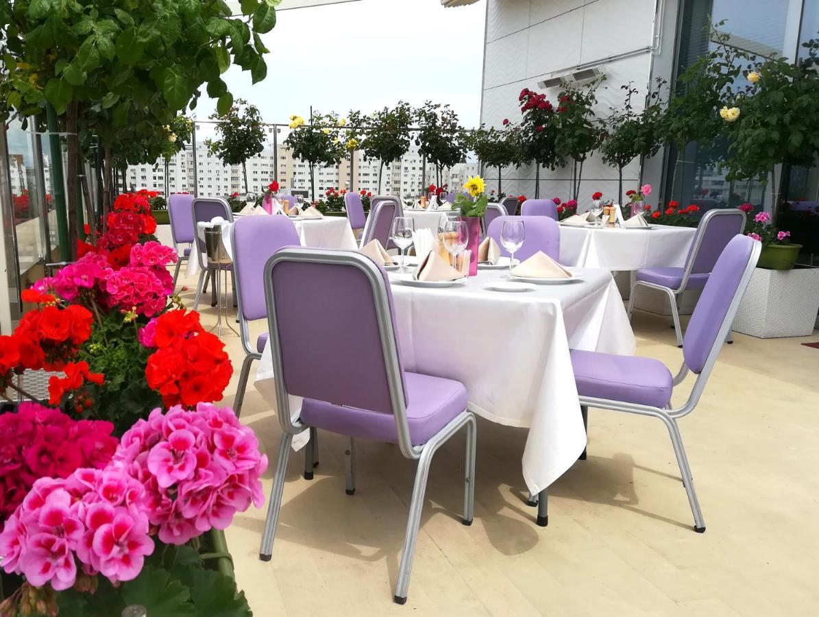 Marshal Garden Hotel Bucareste Exterior foto The Terrace at the Royal Albert Hall